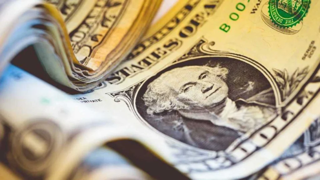 Dólar en Chile Sube a $918,6 por Factores Globales