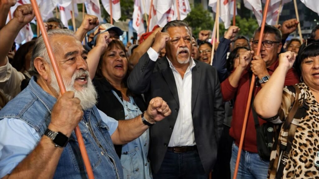 Pensión Digna para Maestros: ¿Cuándo se Reglamentará la Ley de S/3.500?